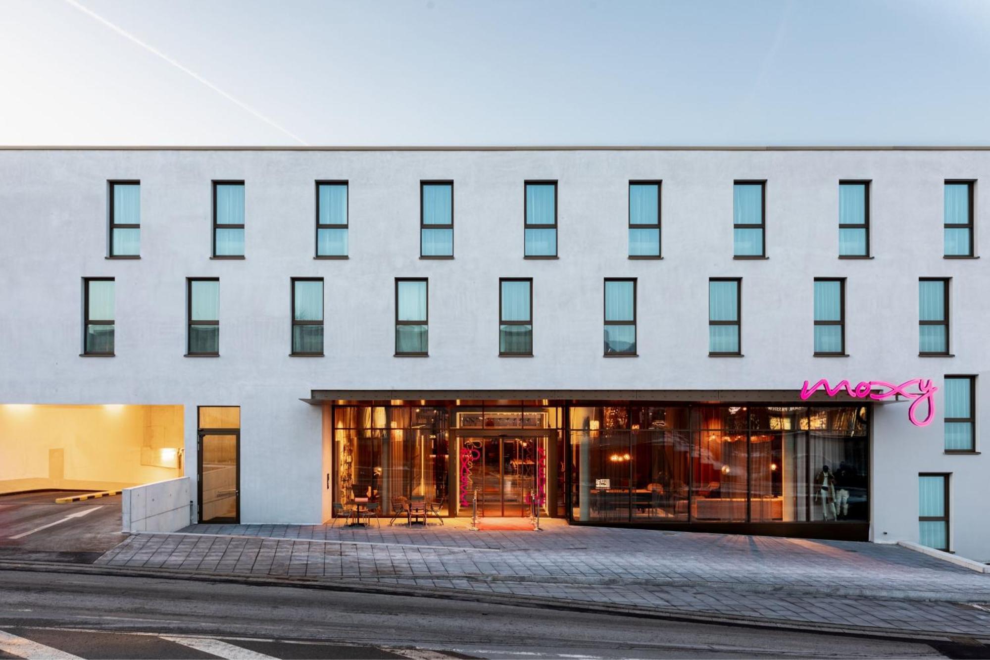Moxy Outletcity Metzingen เมทซิงเงน ภายนอก รูปภาพ