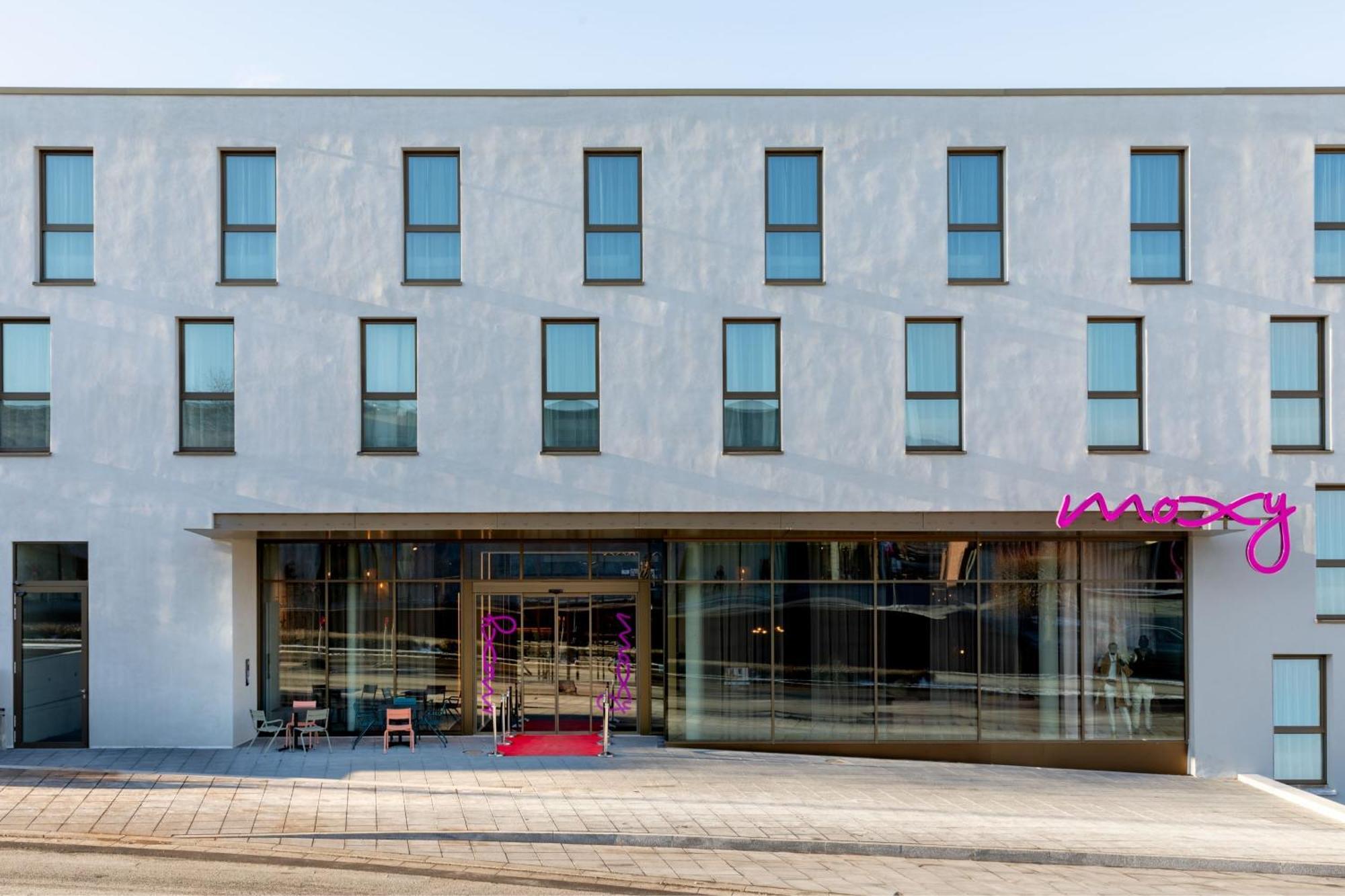 Moxy Outletcity Metzingen เมทซิงเงน ภายนอก รูปภาพ