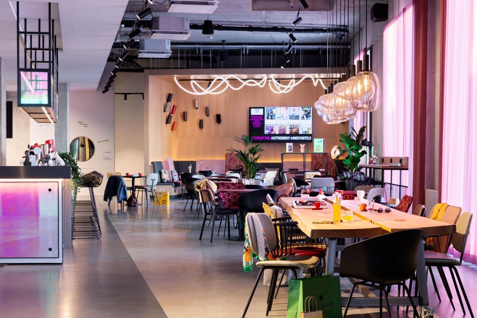 Moxy Outletcity Metzingen เมทซิงเงน ภายนอก รูปภาพ