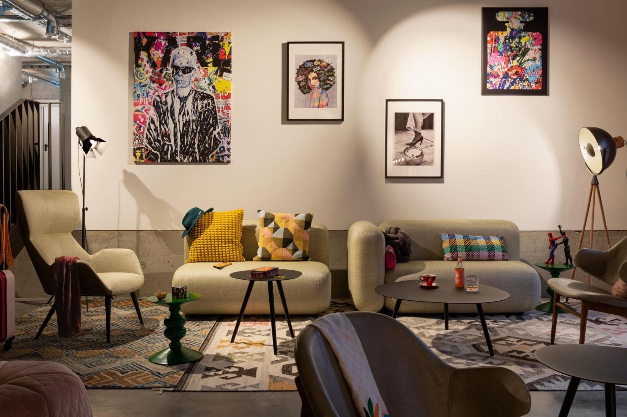 Moxy Outletcity Metzingen เมทซิงเงน ภายนอก รูปภาพ
