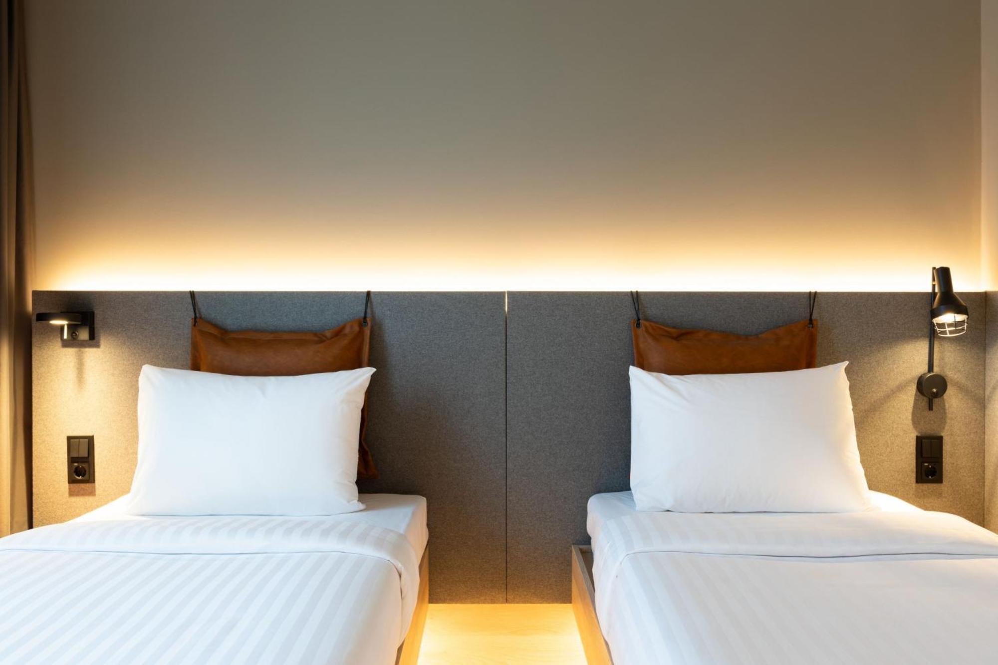 Moxy Outletcity Metzingen เมทซิงเงน ภายนอก รูปภาพ