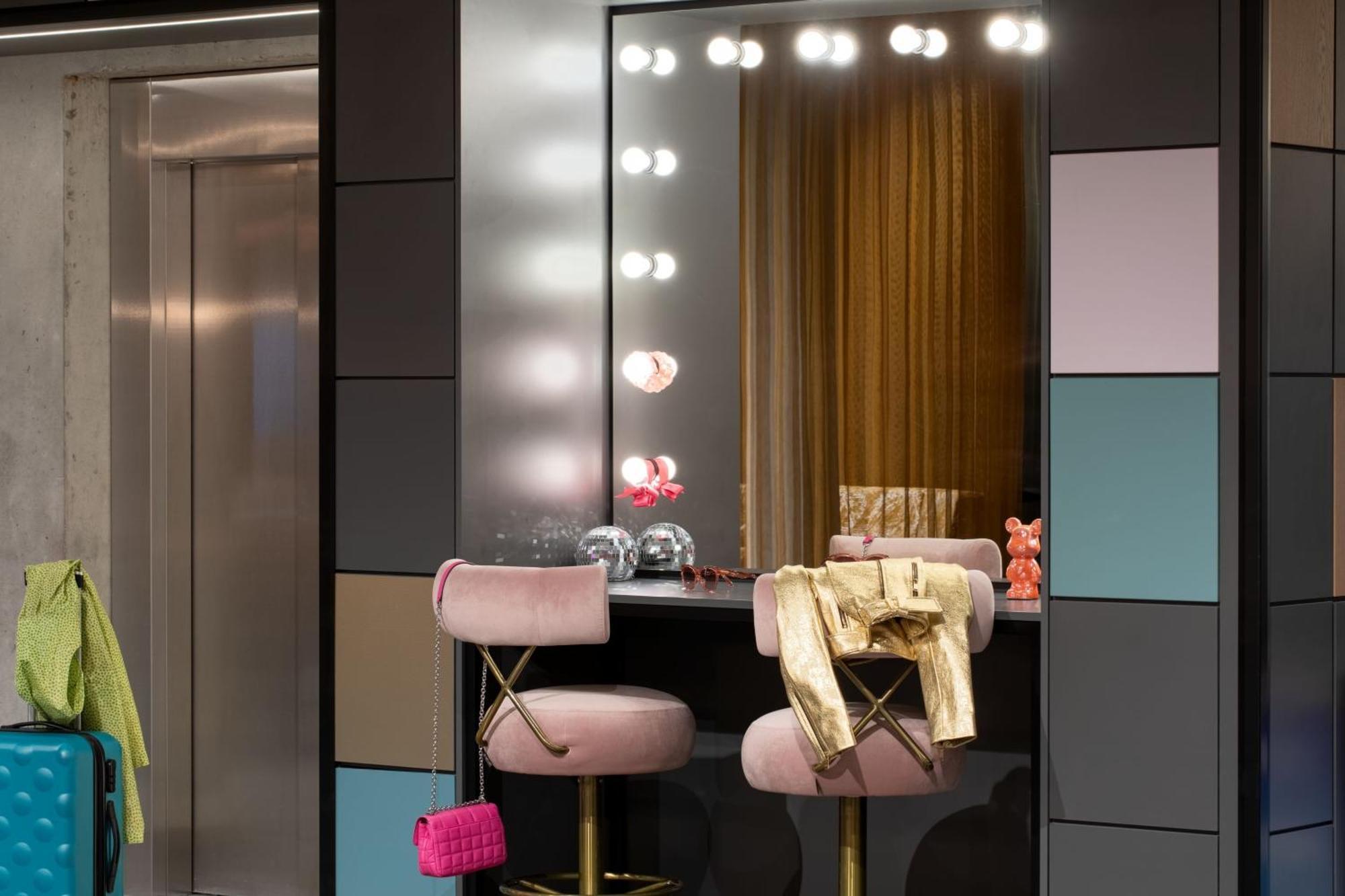 Moxy Outletcity Metzingen เมทซิงเงน ภายนอก รูปภาพ