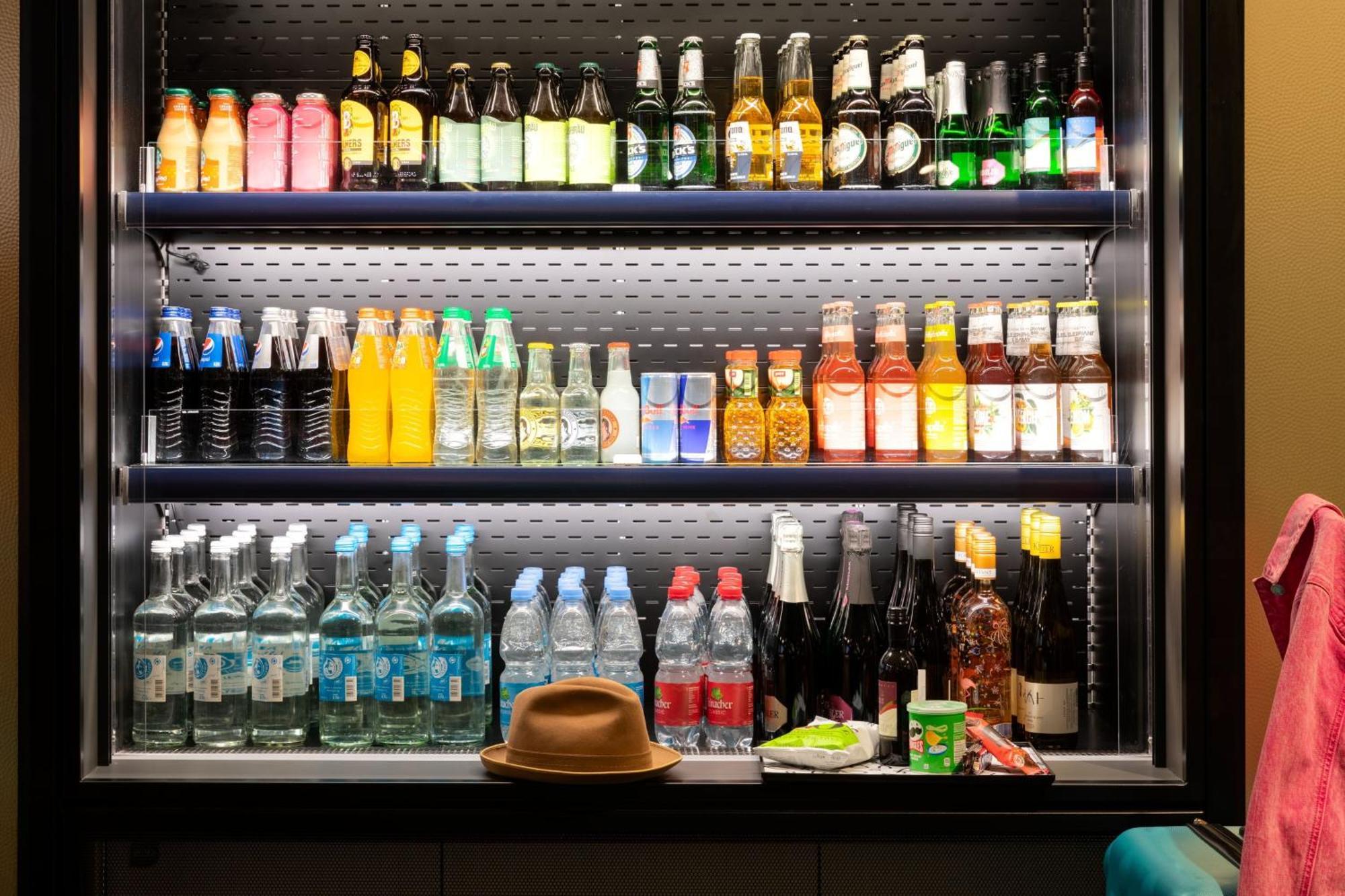 Moxy Outletcity Metzingen เมทซิงเงน ภายนอก รูปภาพ