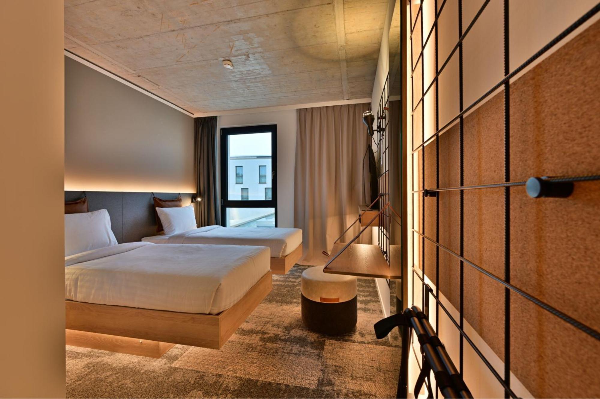 Moxy Outletcity Metzingen เมทซิงเงน ภายนอก รูปภาพ