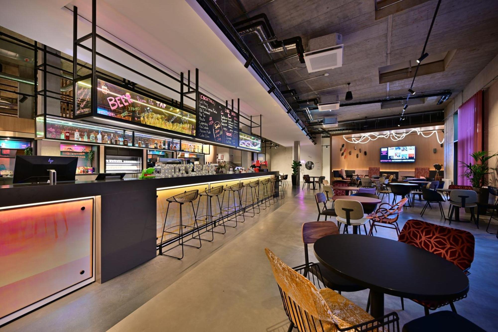 Moxy Outletcity Metzingen เมทซิงเงน ภายนอก รูปภาพ