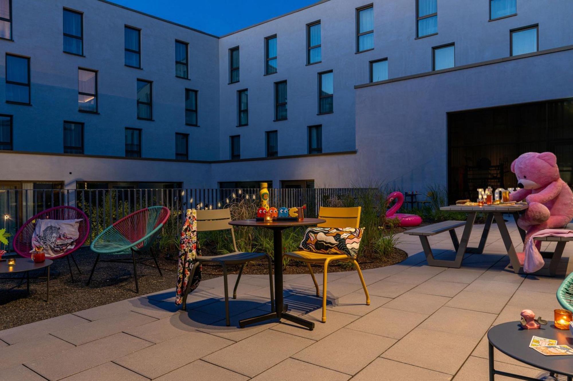 Moxy Outletcity Metzingen เมทซิงเงน ภายนอก รูปภาพ